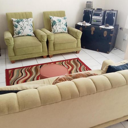 Cozy & Comfy Apartment Портмор Екстериор снимка