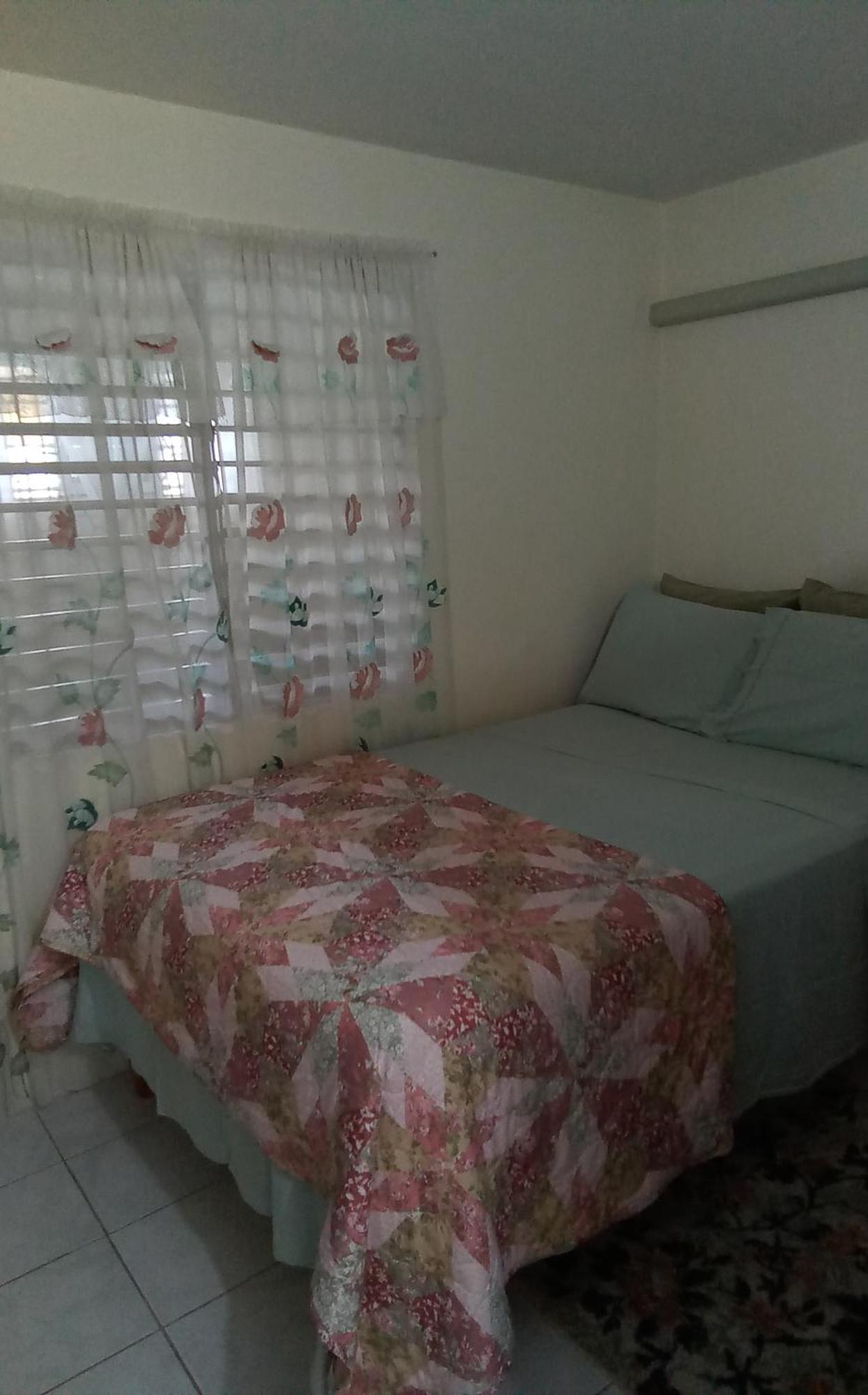 Cozy & Comfy Apartment Портмор Екстериор снимка