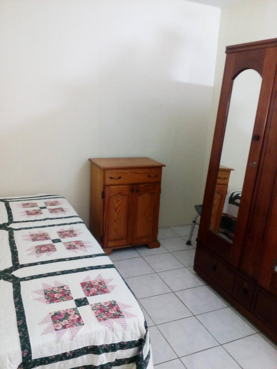 Cozy & Comfy Apartment Портмор Екстериор снимка